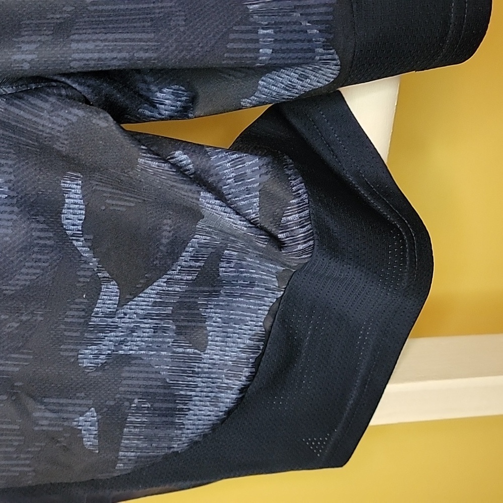 Adidas Shorts XL 18/20 - Picture 5 of 8